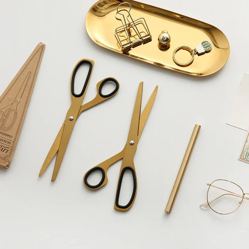 Ciseaux artisanaux vintage en laiton