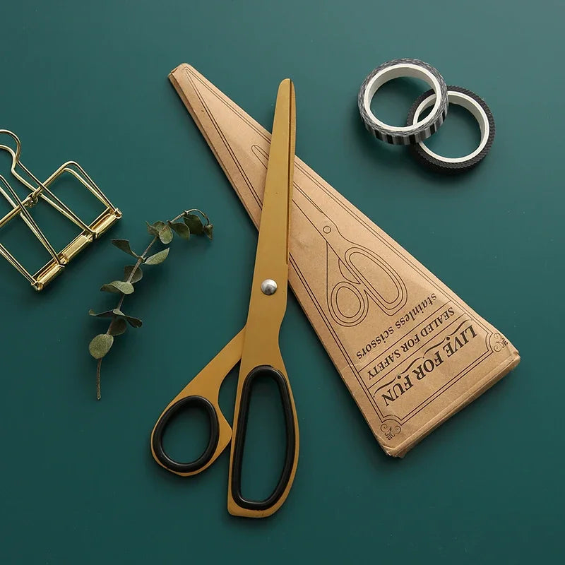 Ciseaux artisanaux vintage en laiton